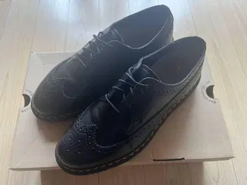 Dr. Martens 닥터마틴 윙팁