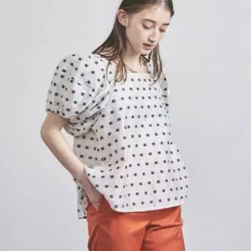 UNITED ARROWS 플라워 자카드 블라우스