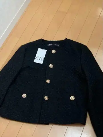 새상품 ZARA 노카라 블랙 자켓 골드 버튼