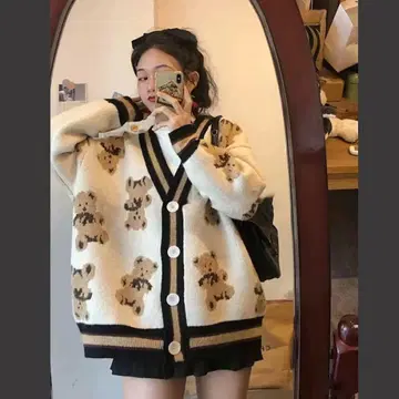 테디베어 패턴 가디건 곰 루즈핏 실루엣 두꺼운 원단 가디건