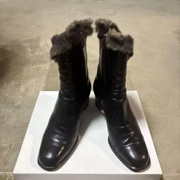 이탈리아제 부츠 퍼 포함 새상품급 23.5cm