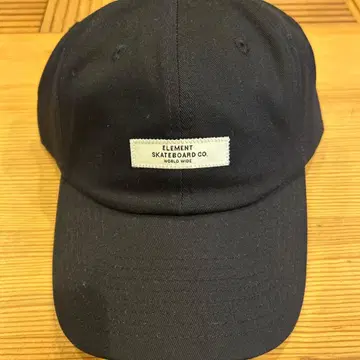 [ 미사용품 ] RVCA ( 루카 ) 블랙 캡