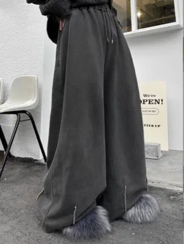 [ LUV CODE ] pigment sweat wide pants 차콜