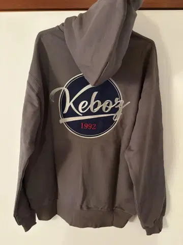 Keboz BB 로고 스웨트 후디 M 사이즈 달 너트