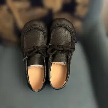 블랙 가죽 로퍼
