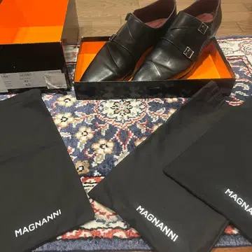 MAGNANNI 더블 몽크 스트랩 신발 블랙