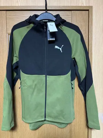[ 미사용 새상품 ] PUMA 풀 지퍼 후드티 블랙/올리브