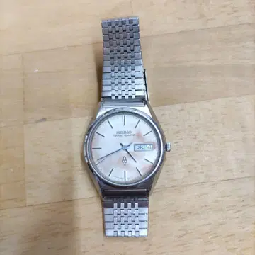 SEIKO GRAND QUARTZ 손목시계