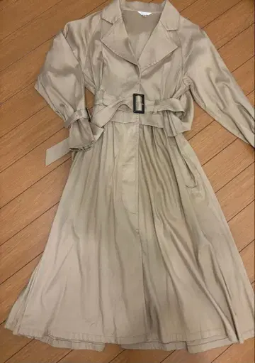 MOUSSY 벨트 포함 트렌치코트