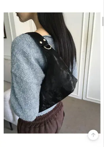 블랙 스웨이드풍 백 amood