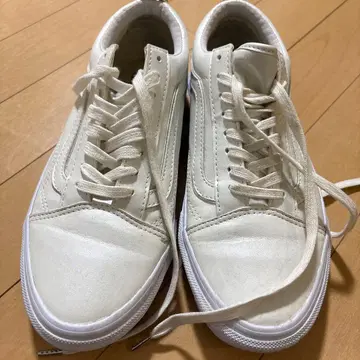 VANS 화이트 스니커즈 로우컷