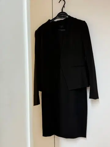 블랙 자켓과 원피스 세트
