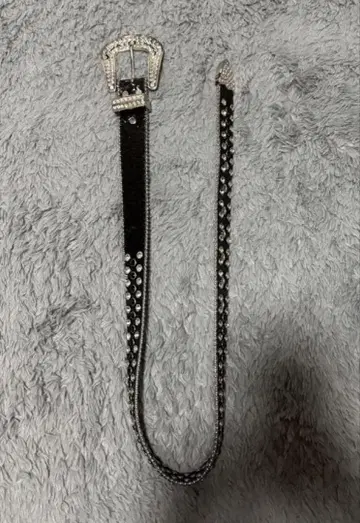 큐빅 라메 스터드 벨트