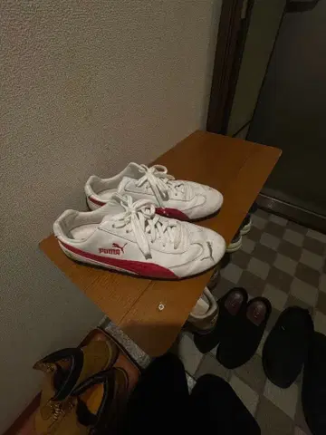 푸마 페라리 콜라보 스니커즈 화이트/레드/스피도캣