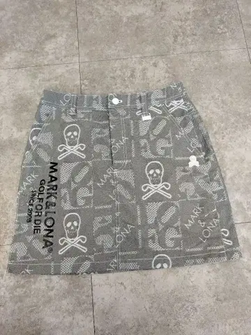 MARK & LONA 스컬 프린트 스커트