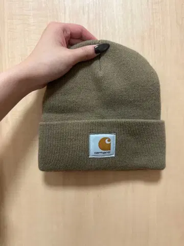 Carhartt 베이지 니트 모자