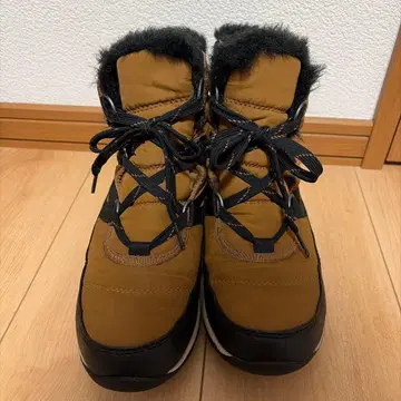 SOREL 방수 하이컷 부츠 브라운