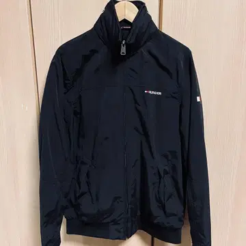 TOMMY HILFIGER 블랙 집업 자켓