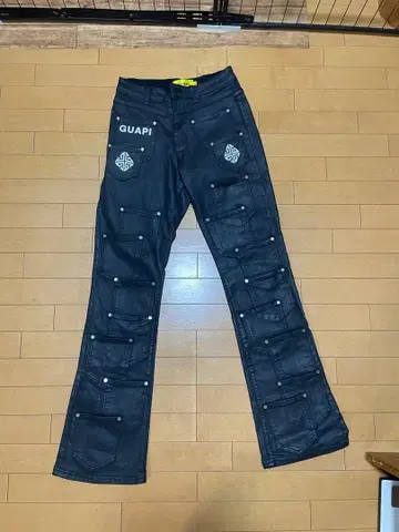 guapi / obsidian black dice flared denim