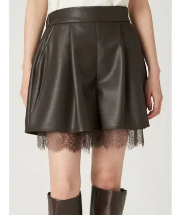 레이스 헴 레더라이크 숏팬츠