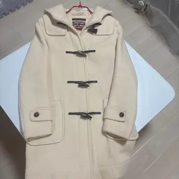 크림색 울 더플 코트