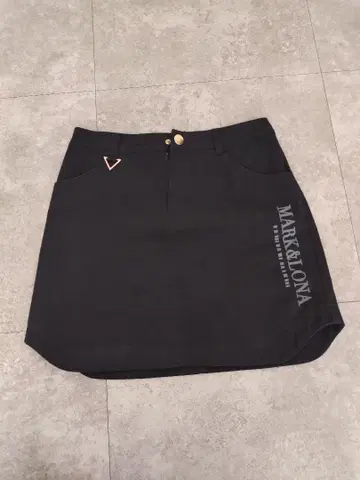 MARK&LONA 골프 스커트 블랙