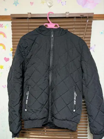 블랙 퀼팅 다운 자켓 후드 부착