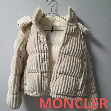 MONCLER 크림색 쇼트 기장 다운 자켓