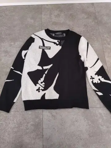 MARK&LONA 아트 프린트 니트 40