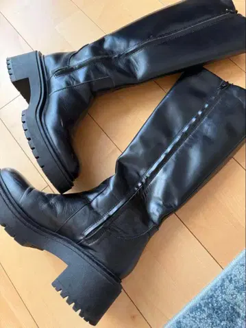 가격 인하 자라 ZARA 블랙 가죽 롱 부츠 새상품급