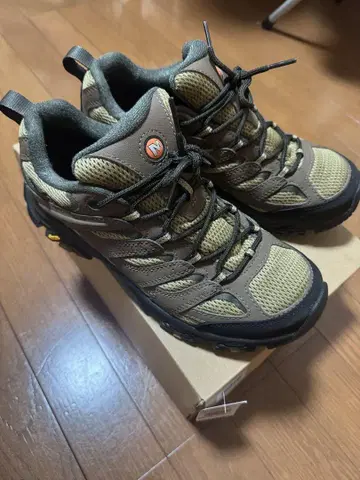 MERRELL 트레킹 슈즈 카키