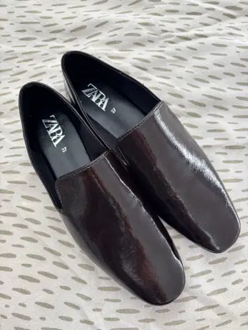 ZARA 다크 브라운 로퍼 37