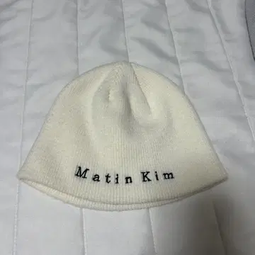 마뗑킴 화이트 니트 모자
