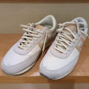 스니커즈 KARHU 246mm (US6)