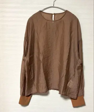 [ in six cord ] 브라운 긴팔 셔츠 라운드넥