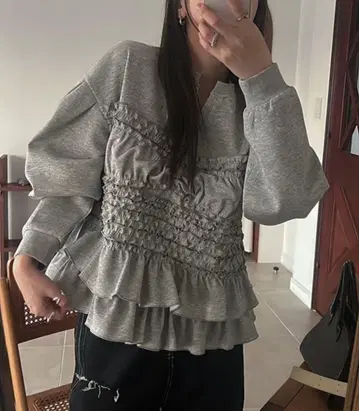 stair gather frill keyneck sweat