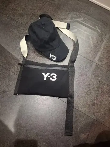 Y-3 숄더백과 캡 세트