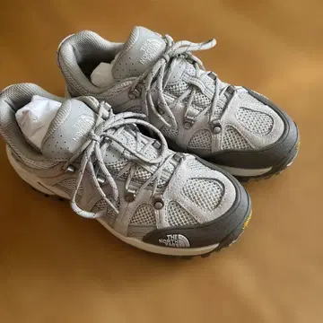 THE NORTH FACE 스니커즈 그레이