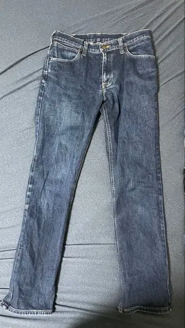Wrangler WM3903 레귤러 스트레이트 스트레치 데님 팬츠