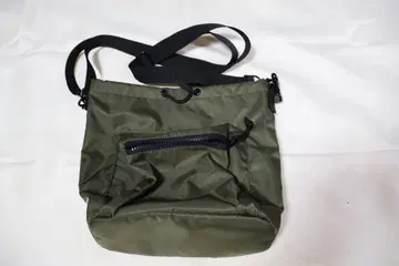 New Era 숄더백 올리브
