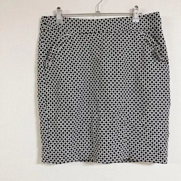 [LOFT PETITES] 모노톤 기하학 패턴 스커트 10P 안감 포함