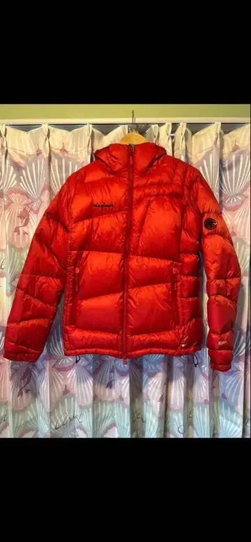 MAMMUT 후드 부착 빨간색 다운 자켓