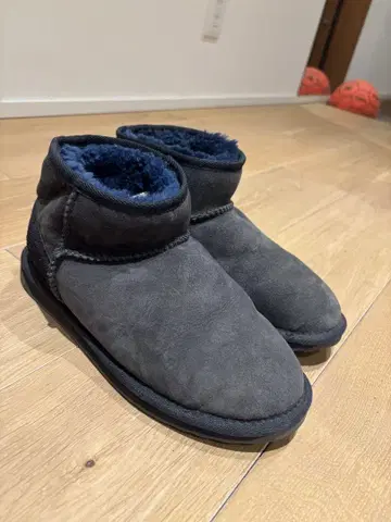 EMU Australia 그레이 어그 부츠