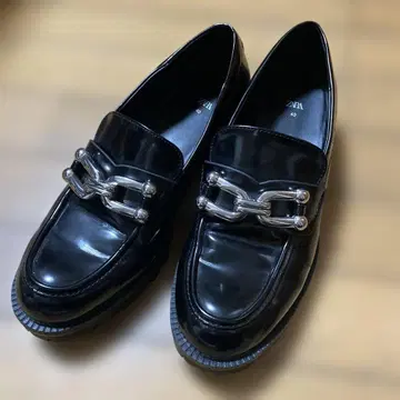 ZARA 블랙 로퍼 40