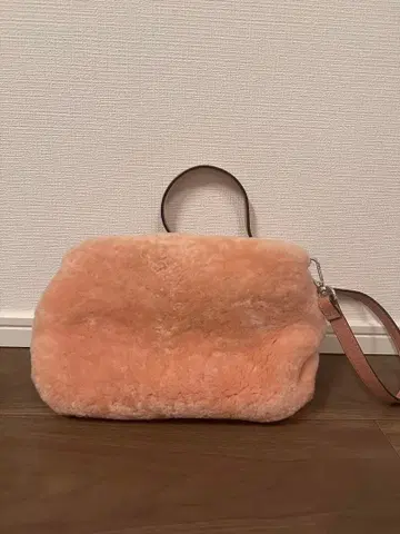 핑크 퍼 숄더백