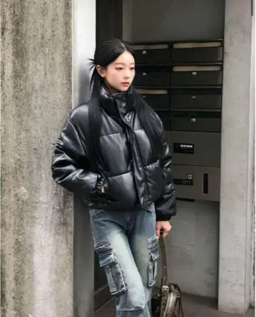 emmy 레더 터치 패디드 숏 블루종 블랙