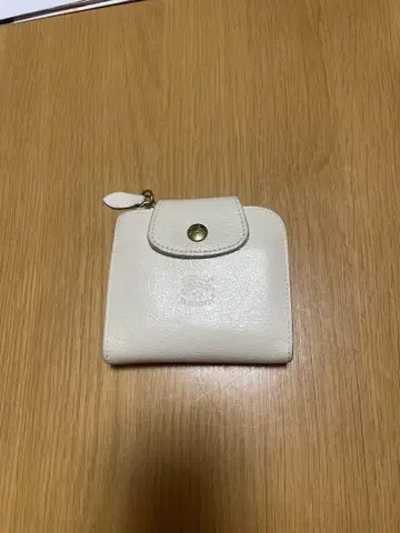 일비종떼 화이트 가죽 이단 접이식 지갑