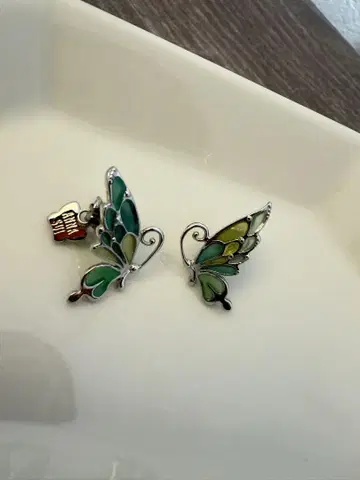 ANNA SUI 나비 디자인 귀걸이 (양쪽 귀용)