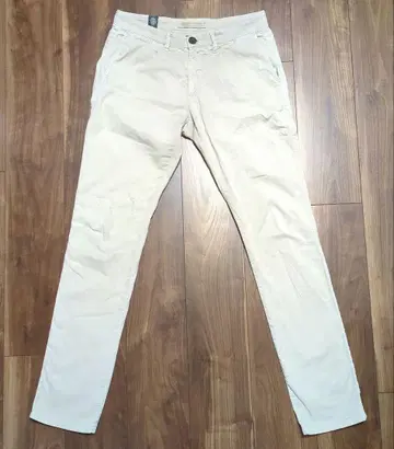 eleventy 베이지 슬림핏 치노 팬츠