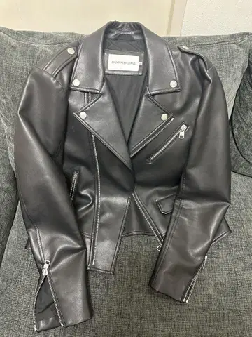 CALVIN KLEIN JEANS